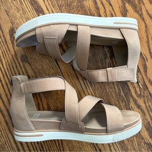 Eileen Fisher Sport Platform Sandal Sz 9